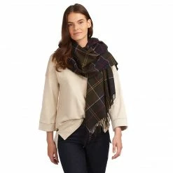 Barbour Hailes Wrap Equestrian Outerwear